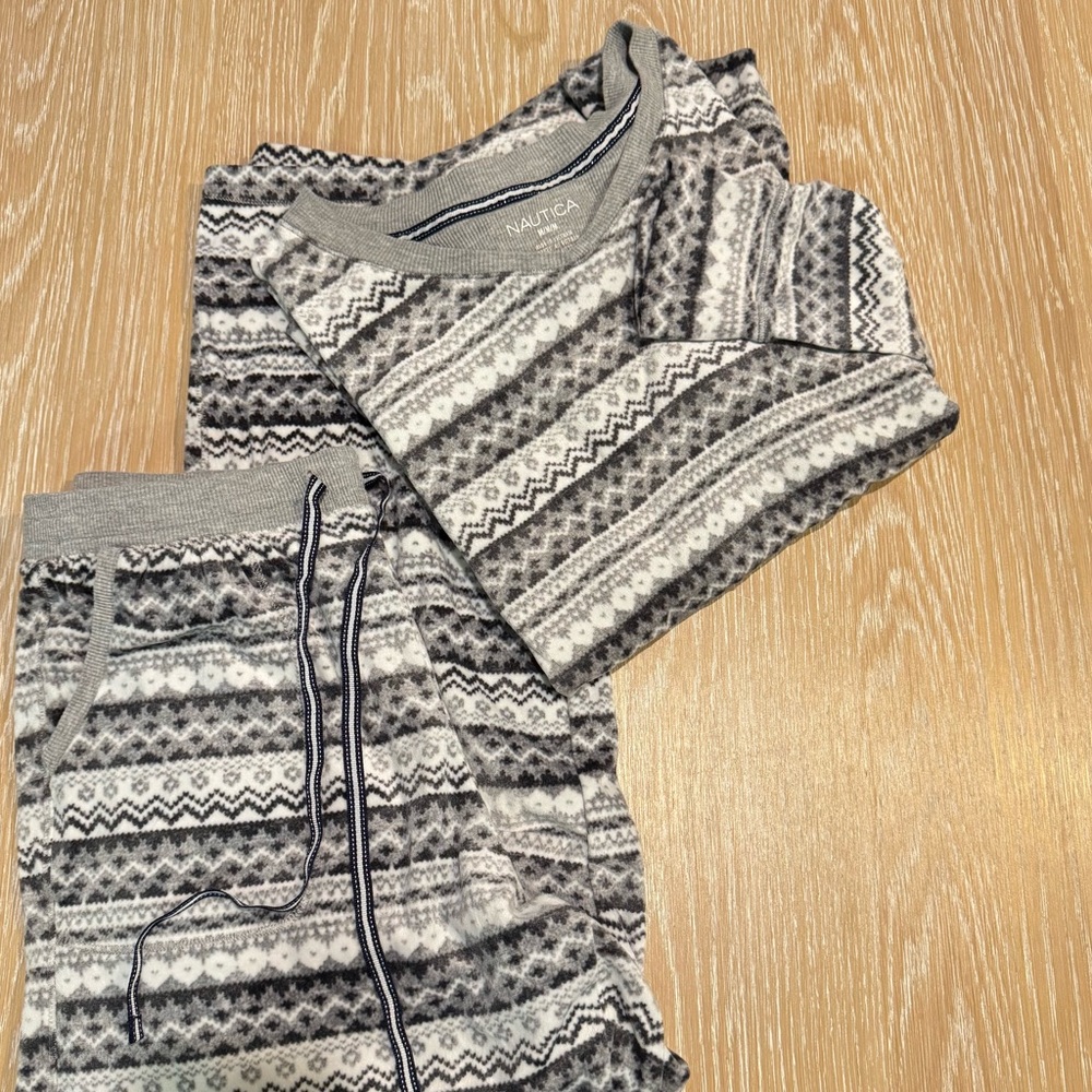 Women’s Black and White Geometric Pajama Set